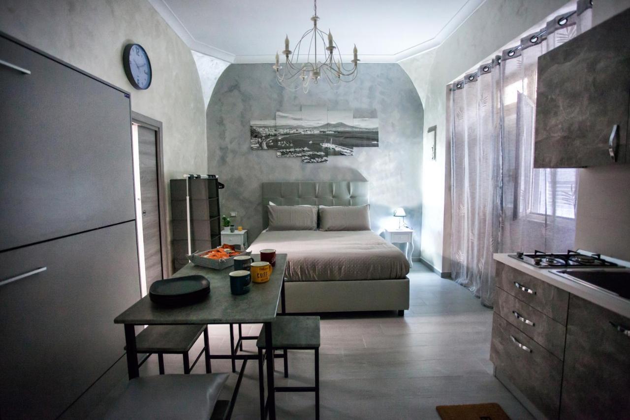 La Casetta Di Lulu Napoli Bagian luar foto