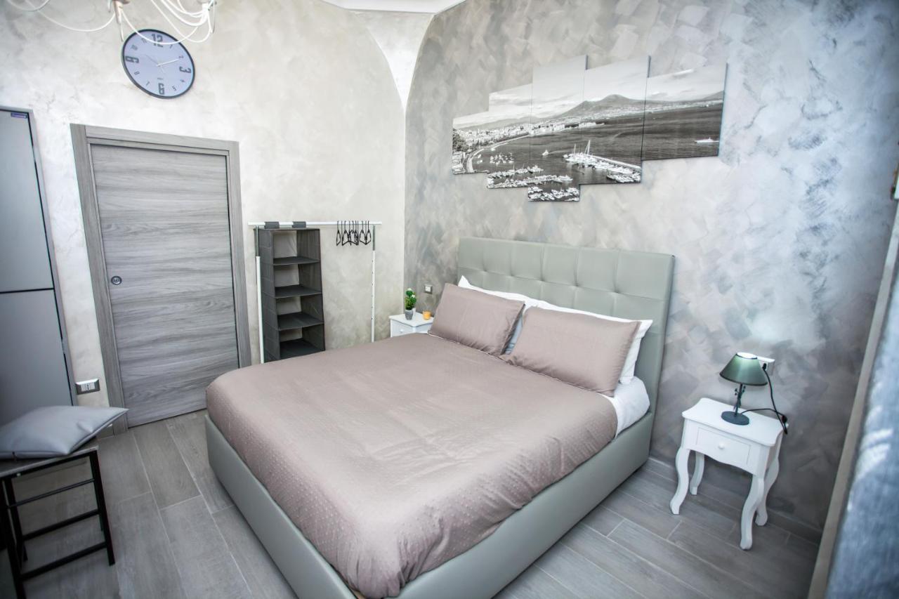 La Casetta Di Lulu Napoli Bagian luar foto